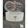 Image 2 : LUCITE BOX CLUTCH PURSE