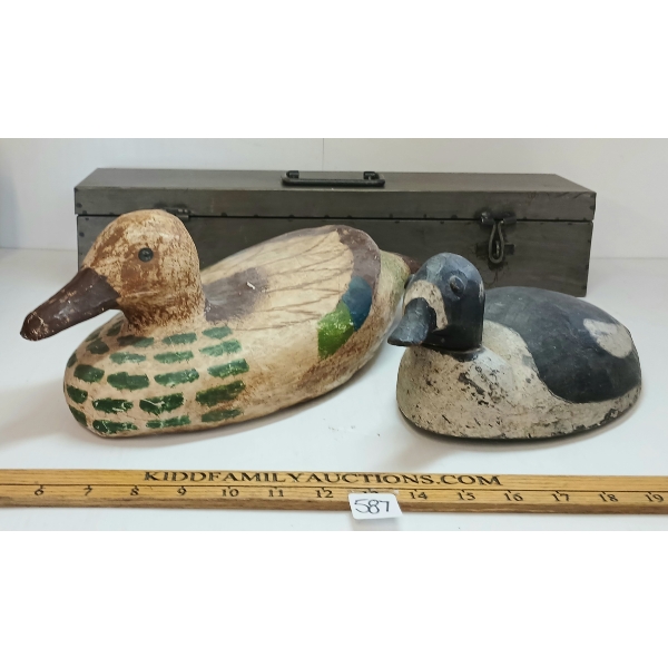 LOT OF 3 - DECOY DUCKS & METAL CHEST