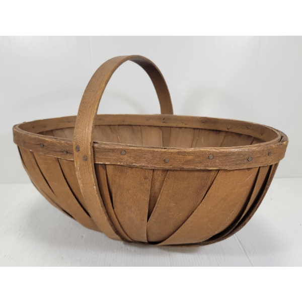 WOVEN APPLE BASKET