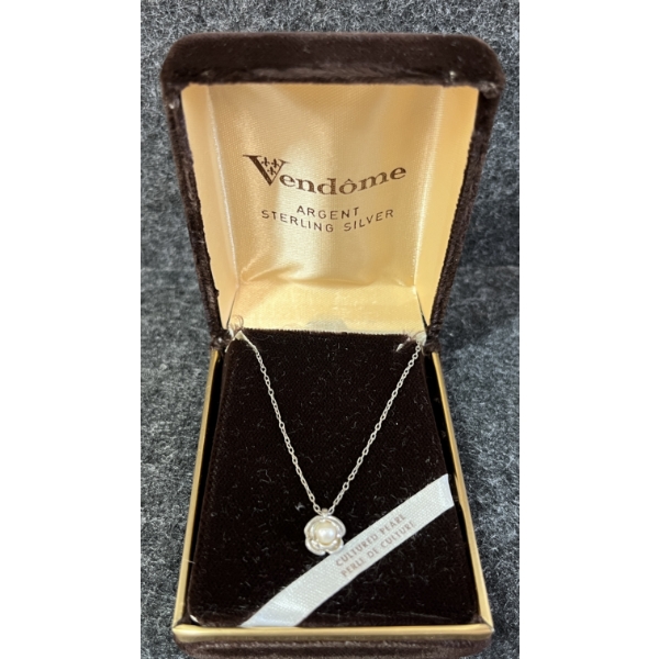 VENDOME ARGENT STERLING SILVER CHAIN W/ CULTURED PEARL PENDANT