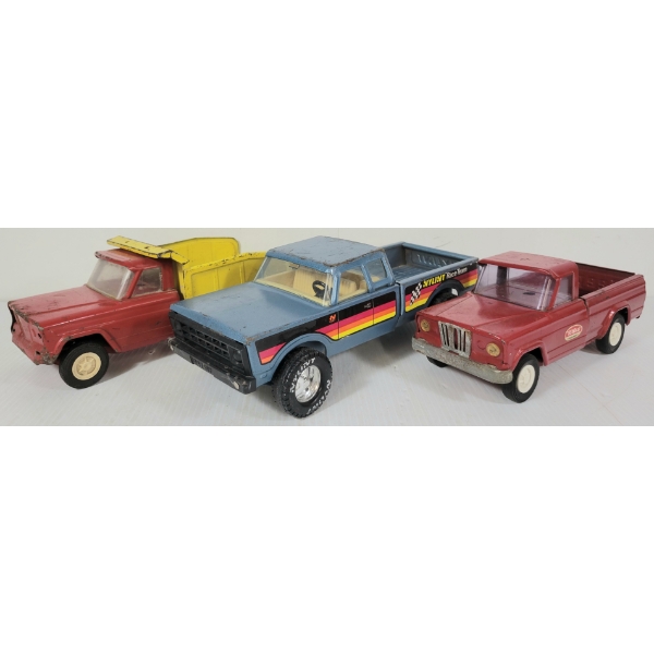 LOT OF 3 - NYLINT & TONKA PRESSED STEEL HAND CRANK DUMP & PICKUP TRUCKS
