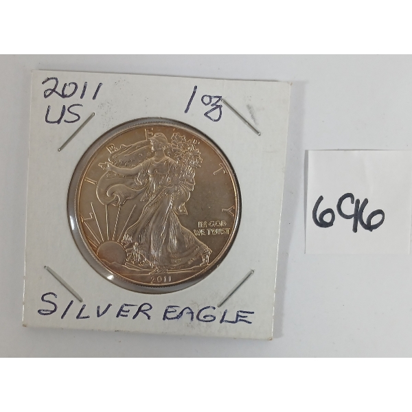 2011 U.S. 1 OUNCE SILVER EAGLE COIN