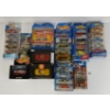Image 1 : LOT OF 18 - HOT WHEEL PACKS - INCL MUTT MOBILE, SMASHVILLE SET, ETC