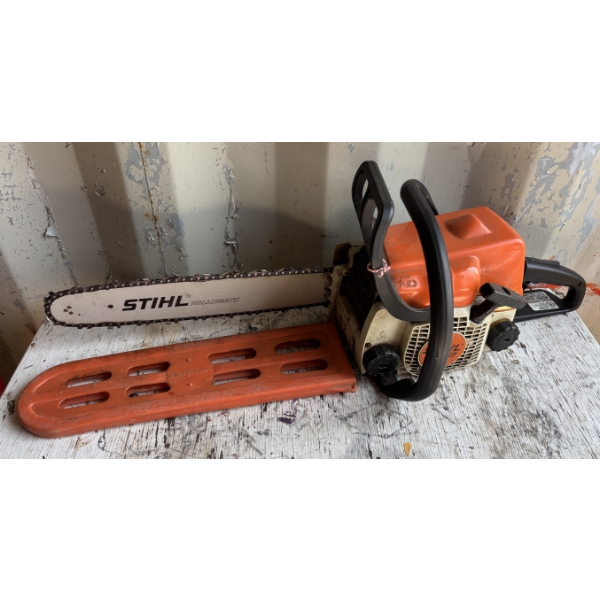 STIHL CHAINSAW - MODEL 017 - 14 IN BAR - WORKING