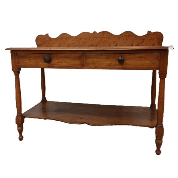 FARMHOUSE STYLE COUNTRY SERVER