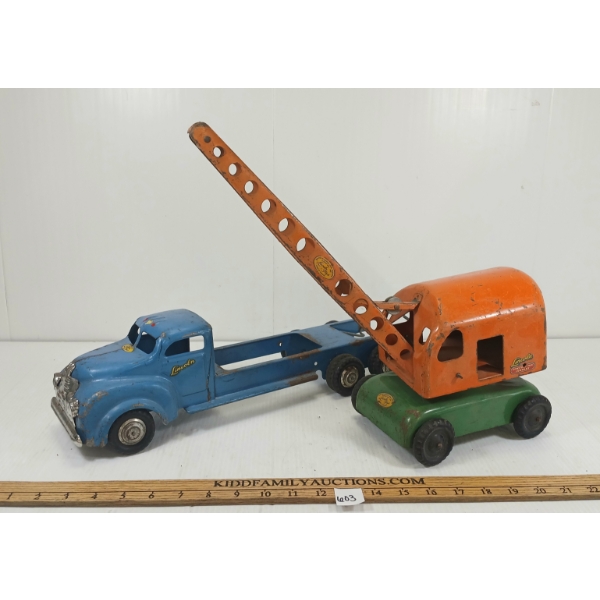 LOT OF 2 - LINCOLN TOYS PRESSED STEEL PARTS - INCL TRUCK & CRANE