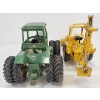 Image 3 : LOT OF 2 - ERTL INTERNATIONAL DIECAST BACKHOE LOADER & JOHN DEERE TRACTOR