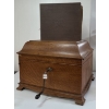 Image 2 : LOT OF 2 - TIGER OAK VICTROLA CABINET & VINYL ALBUM