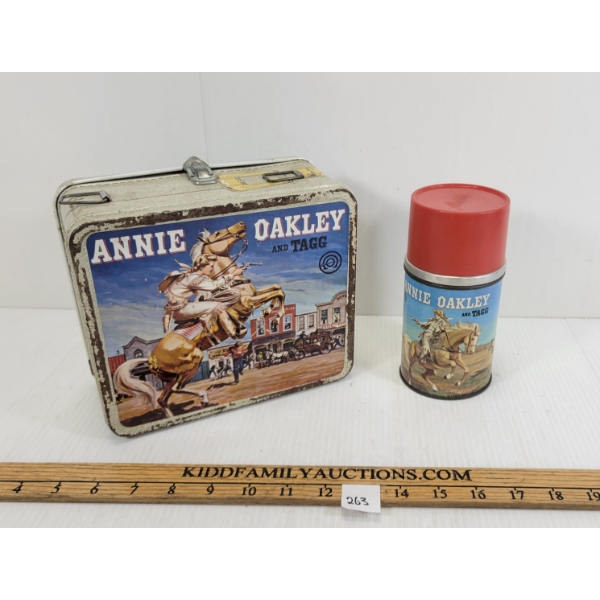 ALADDIN INDUSTRIES ANNIE OAKLEY & TAGG LUNCH BOX & THERMOS 