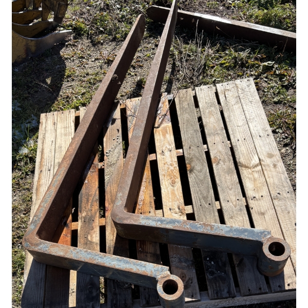 PAIR OF FORKS - 5 X 60 INCH 