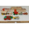 Image 2 : LOT OF 3 - HARDY STAKE WAGON, COVERED WAGON & STAGE COACH