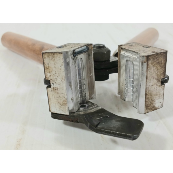 LEE 8MM KAR SINGLE CAVITY BULLET MOULD