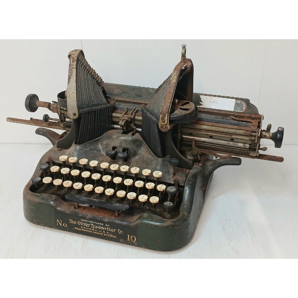 THE OLIVER TYPEWRITER