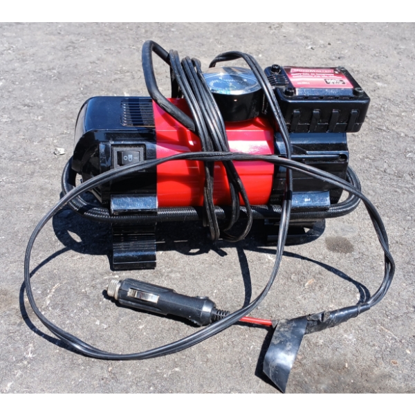 MOTOMASTER 12 VOLT 100 PSI AIR COMPRESSOR