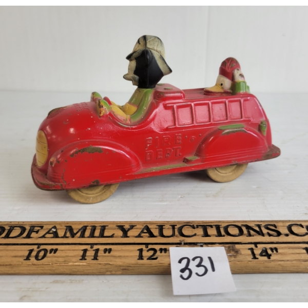 SUNRUCO MICKEY MOUSE & DONALD DUCK FIRE TRUCK