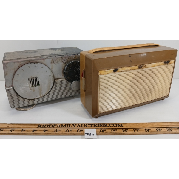 LOT OF 2 - RADIOS - INCL MOTOROLA MODEL ML-52R