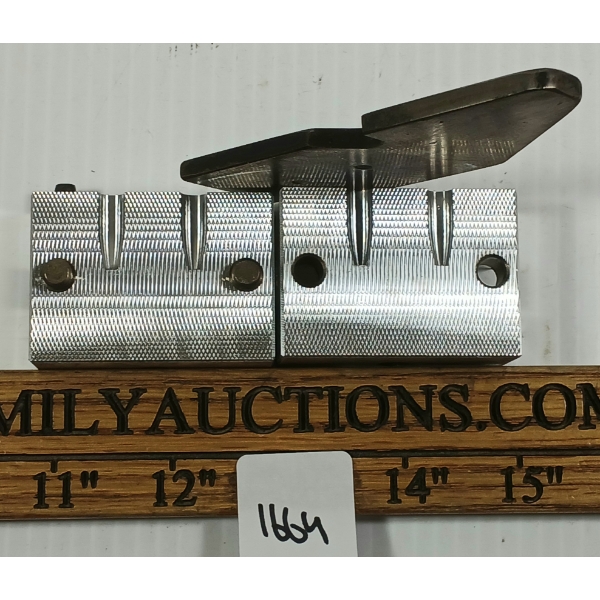 ARSENAL ELVIS NO. 225-61 BULLET MOULD 