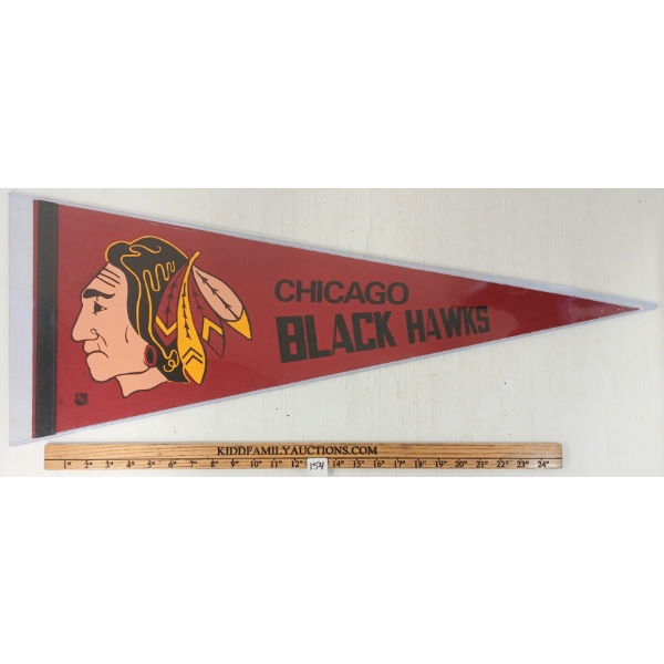 NHL CHICAGO BLACK HAWKS PENNANT - C. 1970'S