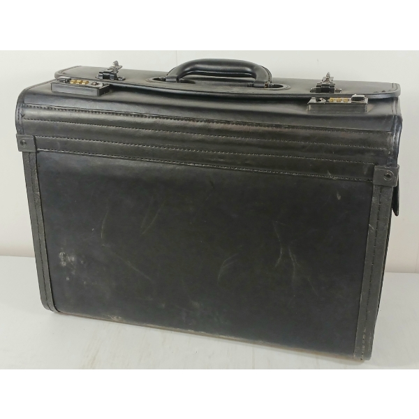 LEATHER TRAVEL BAG W/ COMBINATION LOCK