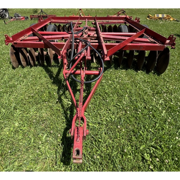 INTERNATIONAL MODEL 470 DISC - 12 FOOT - HYD LIFT