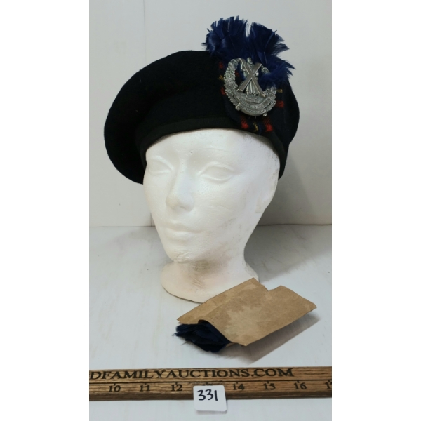 LOT OF 3 - CAMERON HIGHLANDERS OTTAWA (MG) BERET W/ BADGE & SPARE HACKLES