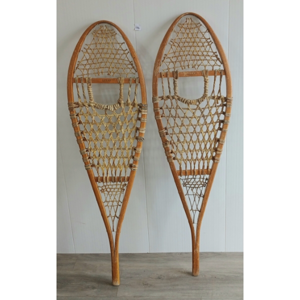 PAIR OF SNOWSHOES