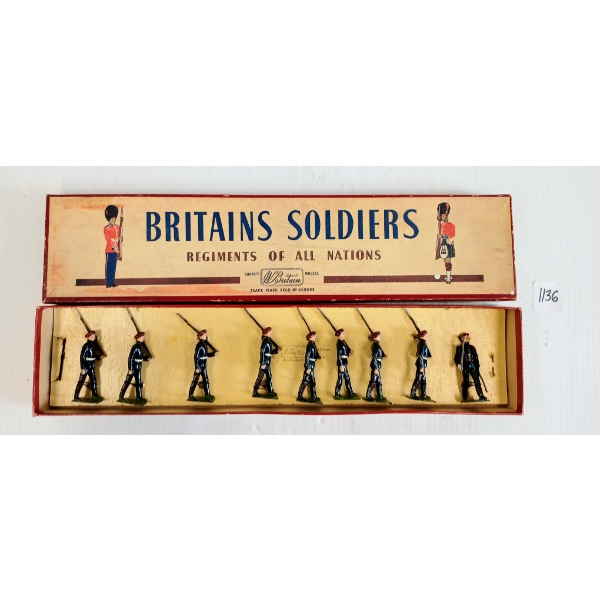 BRITAINS SOLDIERS LEAD FIGURES - NO. 2092 PARACHUTE REGIMENT