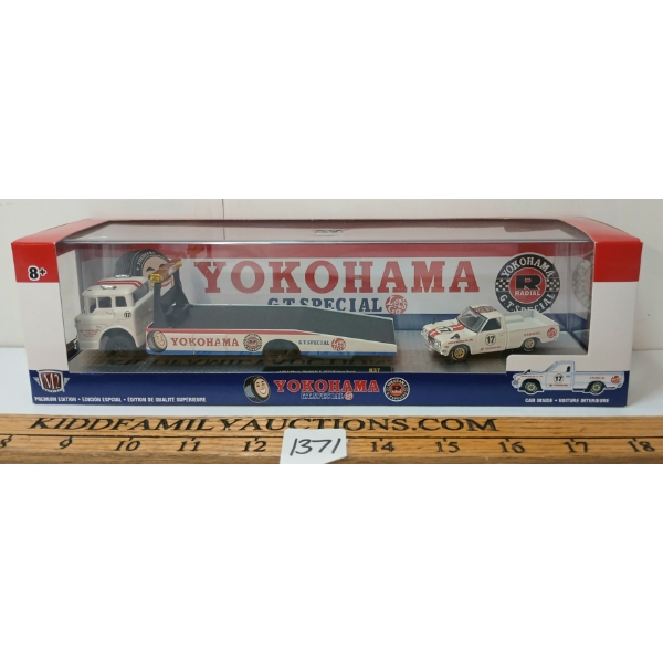 M2 YOKOHAMA 1957 MACK MODEL N & 1974 DATSUN TRUCK DIECAST MODEL