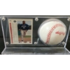 Image 4 : 1992 UDC MLB TORONTO BLUE JAYS DAVE WINFIELD CARD & BASEBALL - AUTOGRAPHED