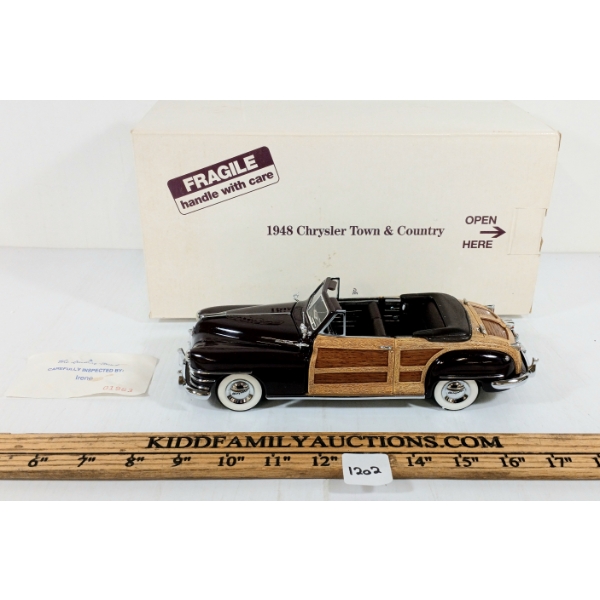 DANBURY MINT DIECAST 1948 CHRYSLER TOWN & COUNTRY CONVERTIBLE 