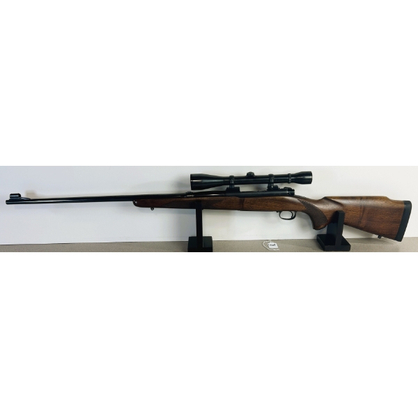 WINCHESTER MODEL 70 IN .300 H&H MAG 