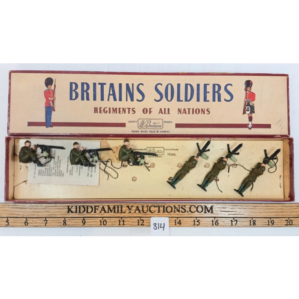 BRITAINS SOLDIERS LEAD FIGURES - NO. 1318 BRITISH MACHINE GUNNERS
