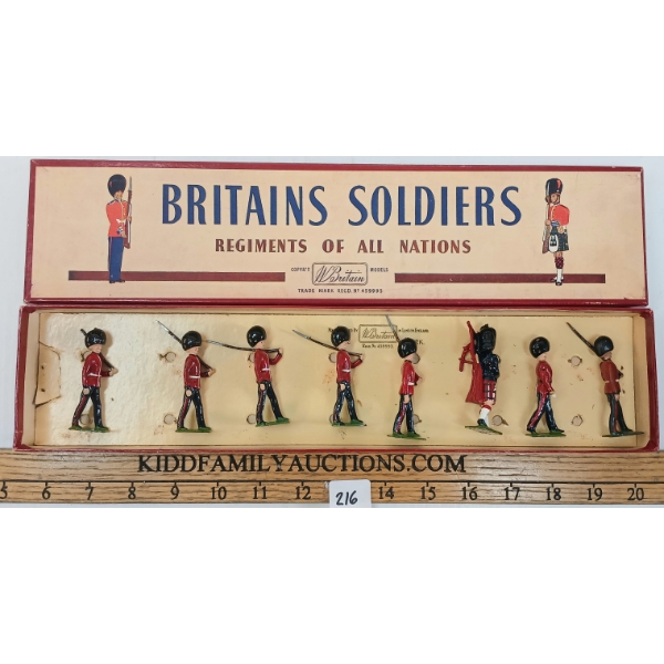 BRITAINS SOLDIERS LEAD FIGURES - NO. 75 THE SCOTS GUARDS