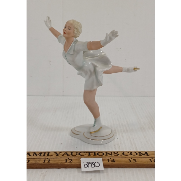 SCHAUBACHKUNST PORCELAIN FIGURE SKATER