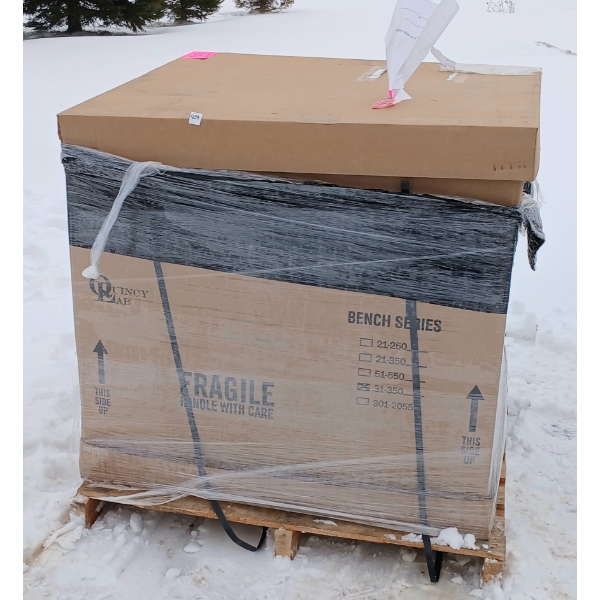 QUINCY LAB BENCH SERIES OVEN ER MODEL 31-350 - AS NEW