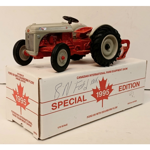 ERTL DIECAST 1995 FORD 8N TRACTOR MODEL W/ DEARBORN PLOW 
