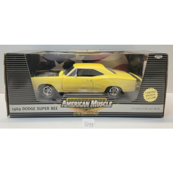 ERTL AMERICAN MUSCLE 1969 DODGE SUPER BEE DIECAST MODEL