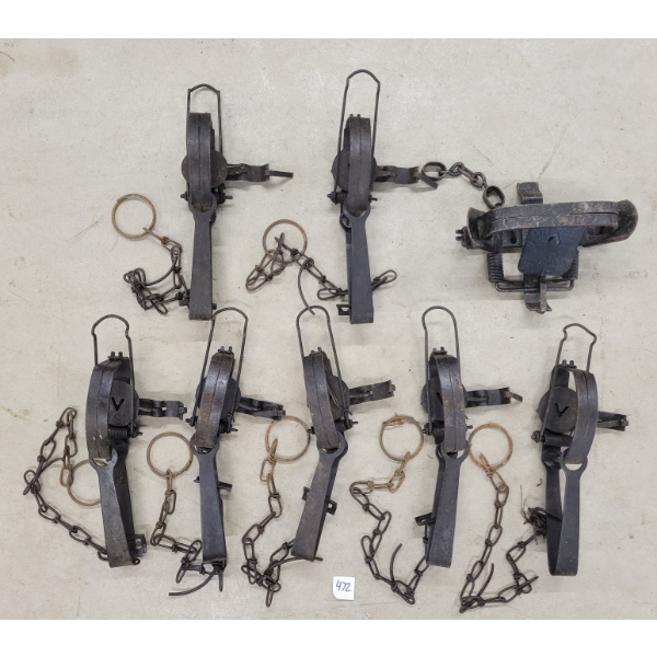 LOT OF 8 - VINTAGE ONEIDA VICTOR STEEL ANIMAL TRAPS