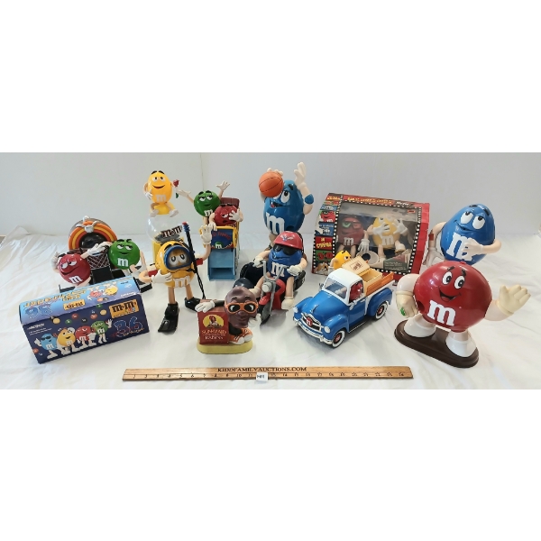 QTY OF M & M COLLECTIBLES - GUMBALL MACHINE & SIGNED ACTION DIECAST