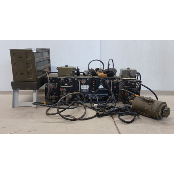 JOB LOT - WWII CDN WIRELESS SET NO. 29A, AERIAL MATCHING UNIT NO. C1, JUNCTION BOX & ACCESSORIES