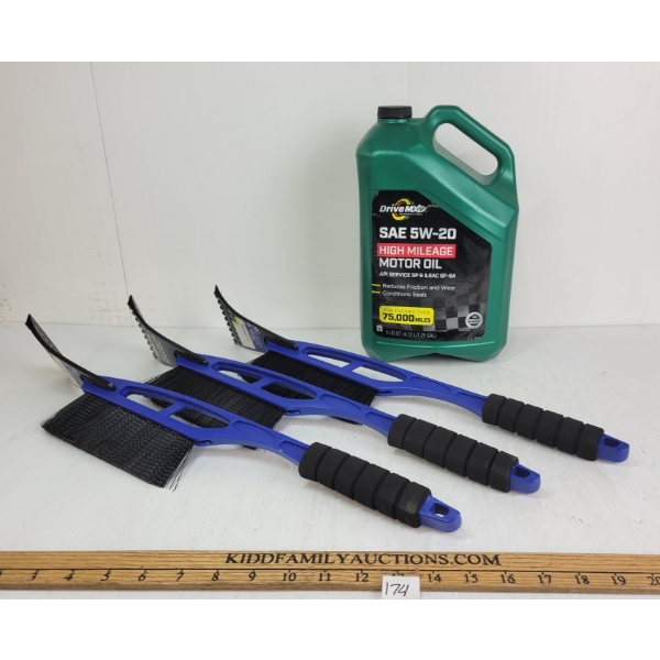 LOT OF 4 - SAE 5W-20 MOTOR OIL & SNOWBRUSH ICE SCRAPERS