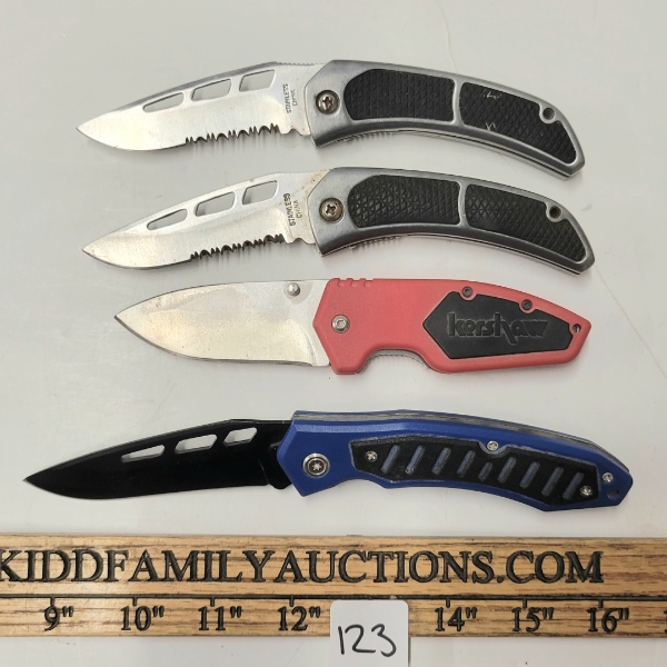 LOT OF 4 - FOLDING KNIVES
