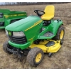 Image 3 : JOHN DEERE X485 RIDING LAWN TRACTOR