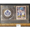 Image 1 : 1980-1981 OPC NHL MAPLE LEAFS DARRYL SITTLER HOCKEY CARD & PUCK - AUTOGRAOHED