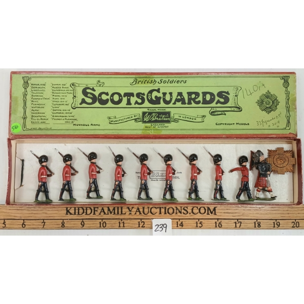 BRITAINS SOLDIERS LEAD FIGURES - NO. 75 THE SCOTS GUARDS