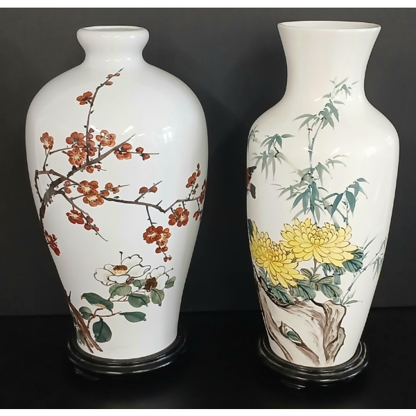 LOT OF 2 - JINGDEZHEN PORCELAIN VASES W/ STANDS - CIRCA LATE 20TH CENTURY