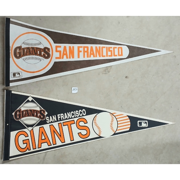 LOT OF 2 - MLB SAN FRANCISCO GIANTS PENNANTS - C. 1980'S-1990'S