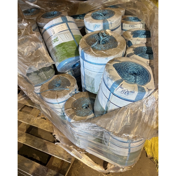 SKID LOT - SQ BALE TWINE - 4000-450 - APPROX 30 ROLLS TOTAL 