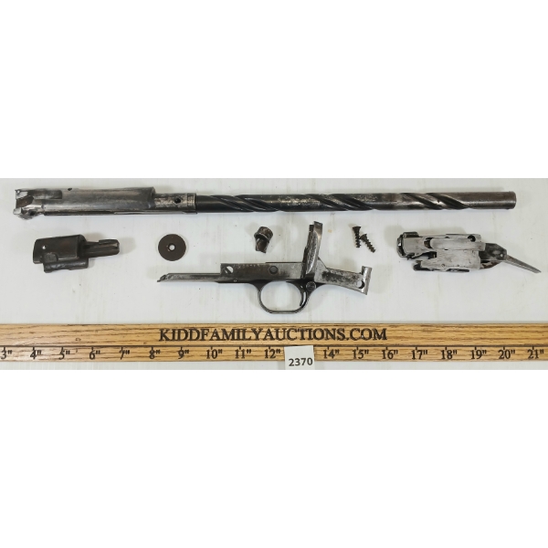 QTY OF MISC GUN PARTS - REMINGTON 14 ACTION BAR, GUARD, MAGAZINE PLUG & BREECH BLOCK, ETC