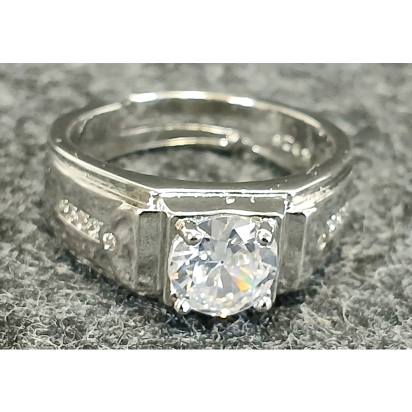 ROUND CUT DIAMOND RING - ADJUSTABLE